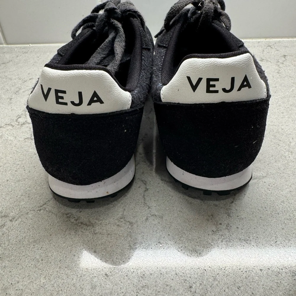 Veja Navy Blue and White Sneakers Sz 7 - Picture 4 of 5
